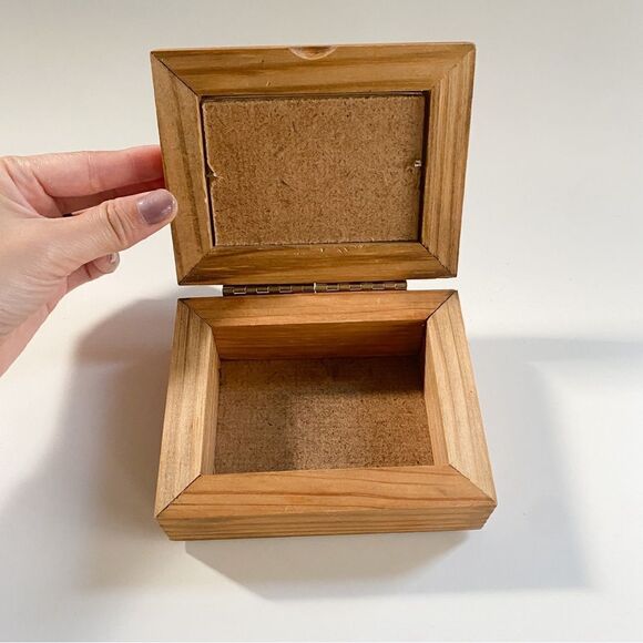 Vintage Wooden Multi-Purpose Box With Picture Frame On Top Jewelry Ring Keeper - Picture 4 of 5